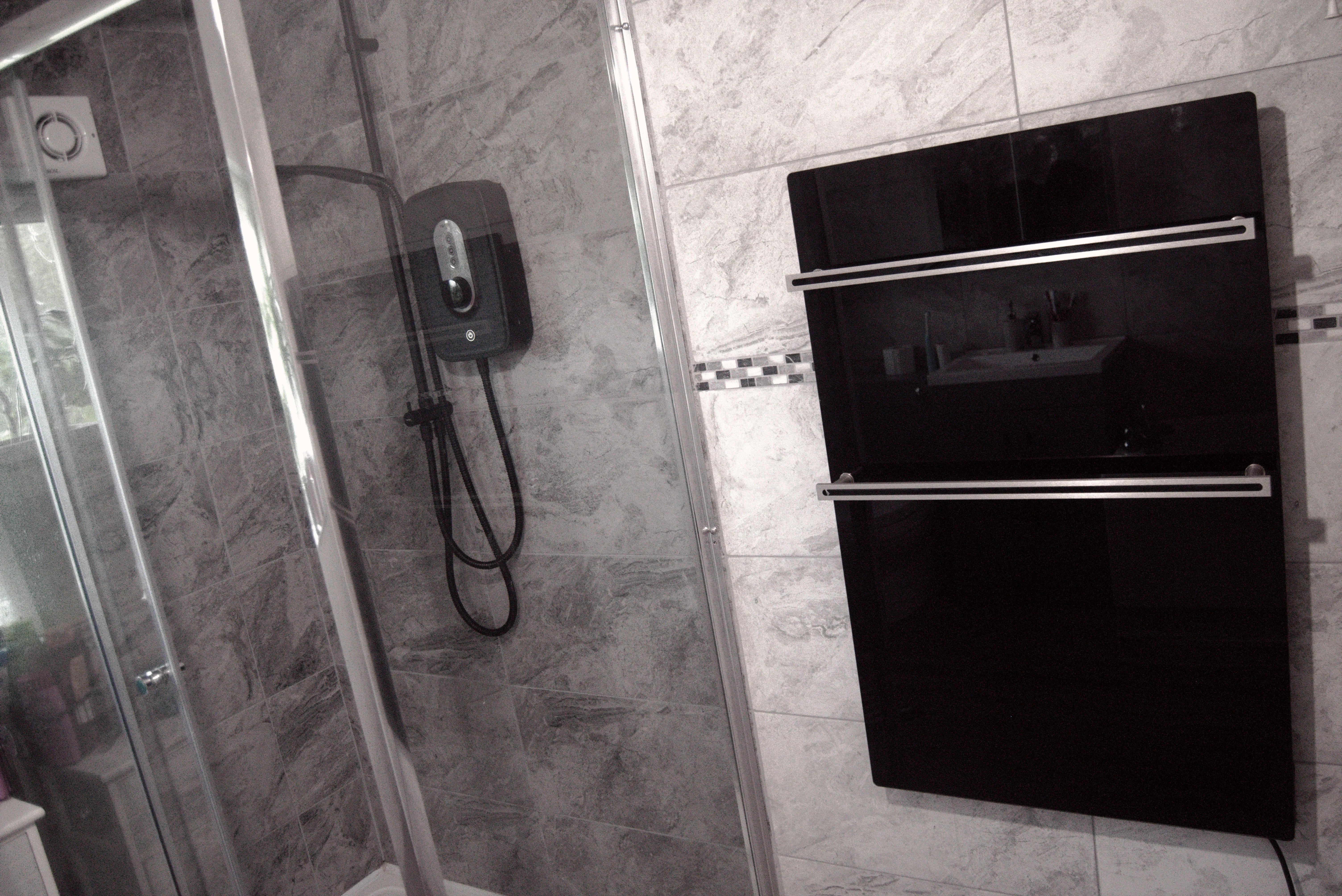 Bluebell Infrared Glass Towel Heater with Thermostat – Stylish 500W Bathroom Heater - Grey